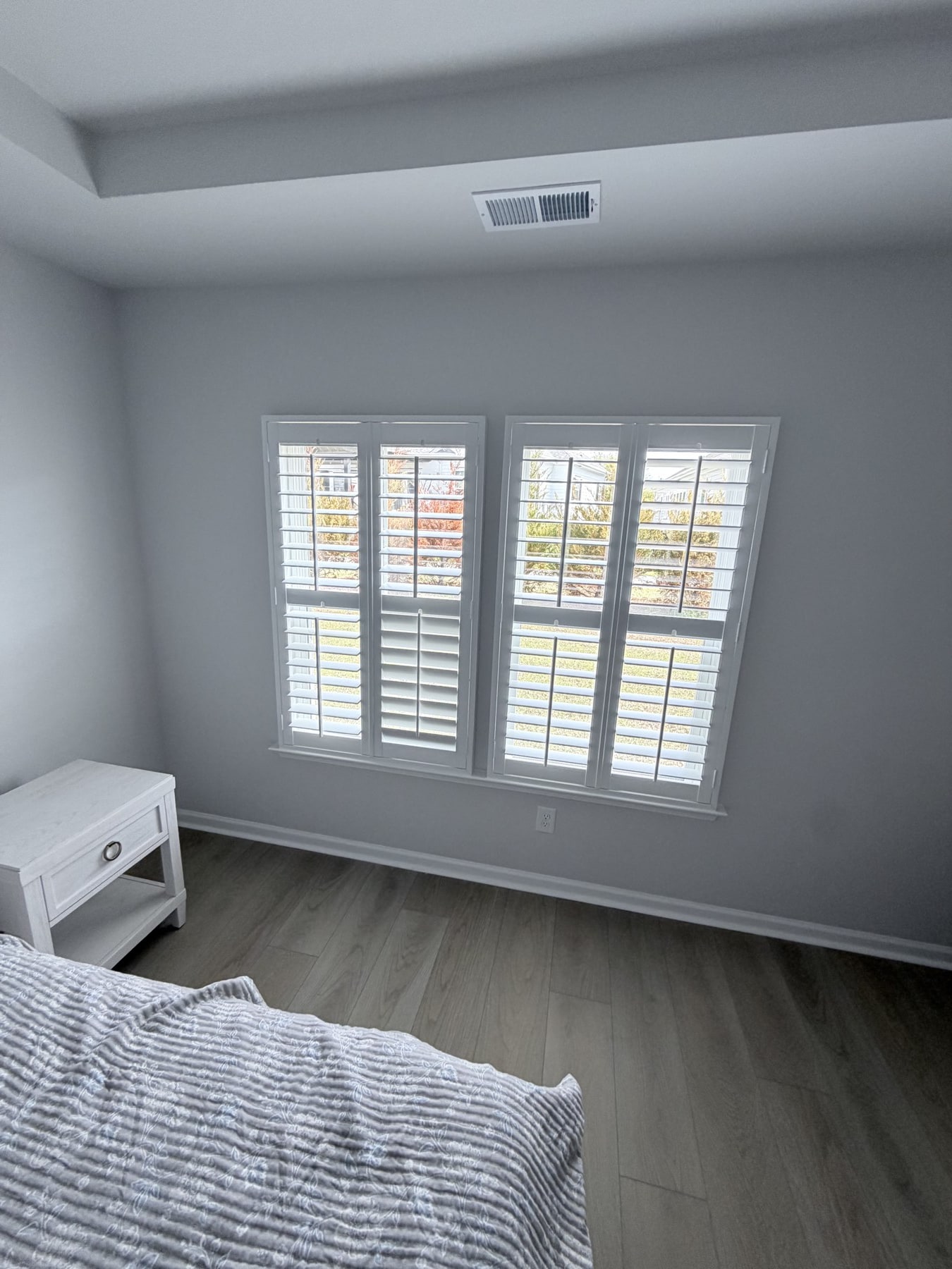Plantation shutters living room, Sea Chase